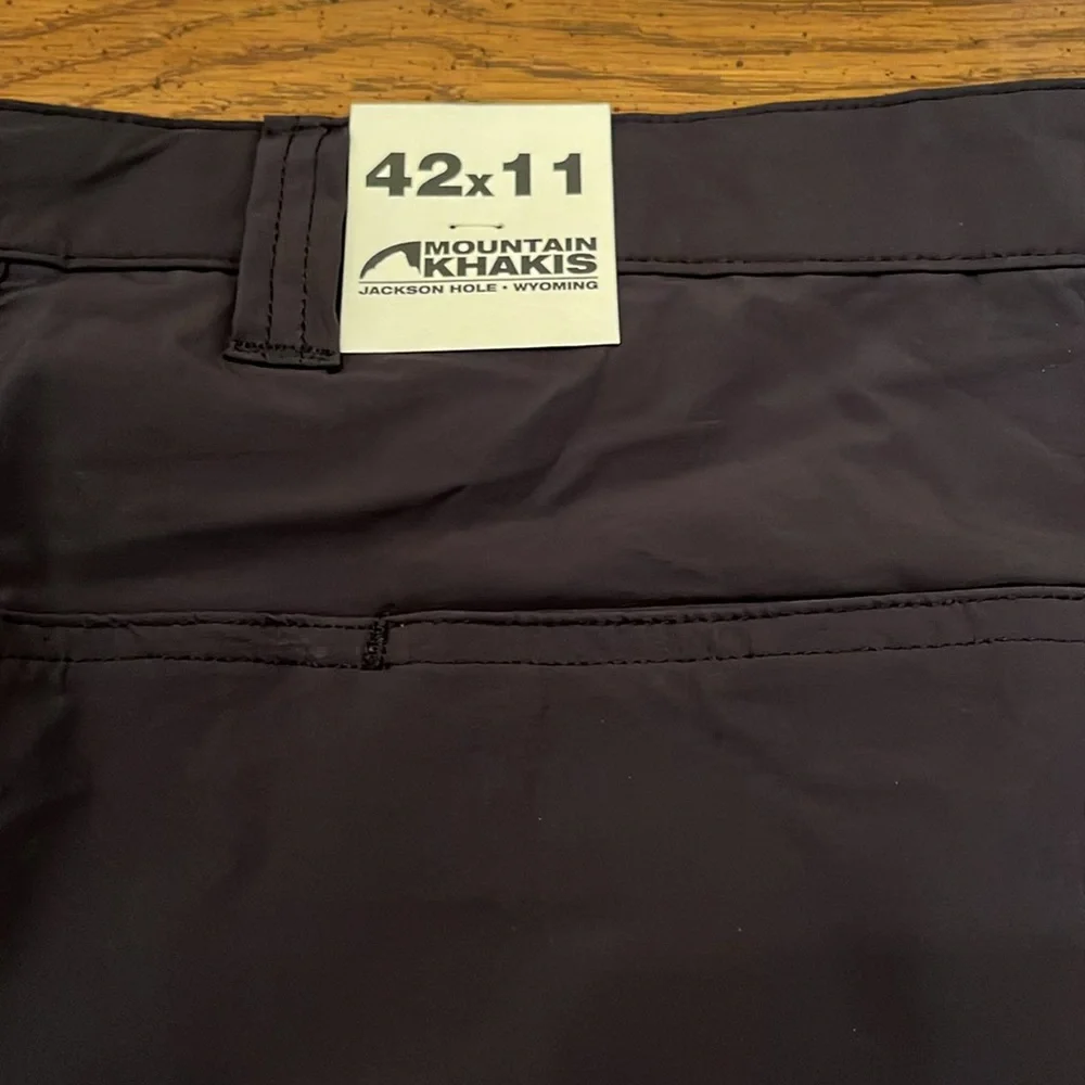 Mountain Khakis shorts,‎ size 42, NWT